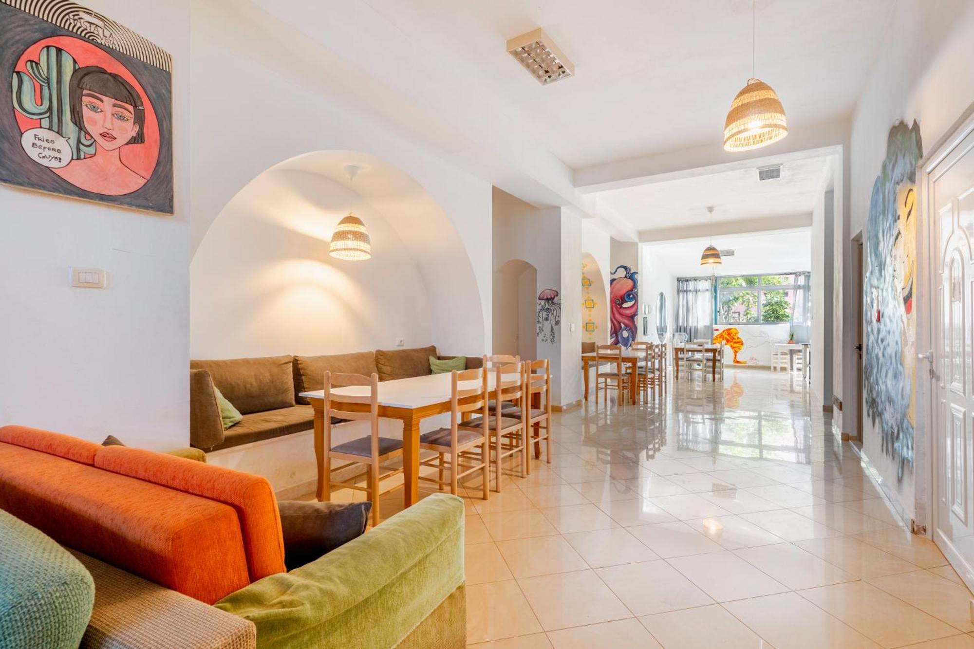 Hasta La Vista Albergue Sarandë