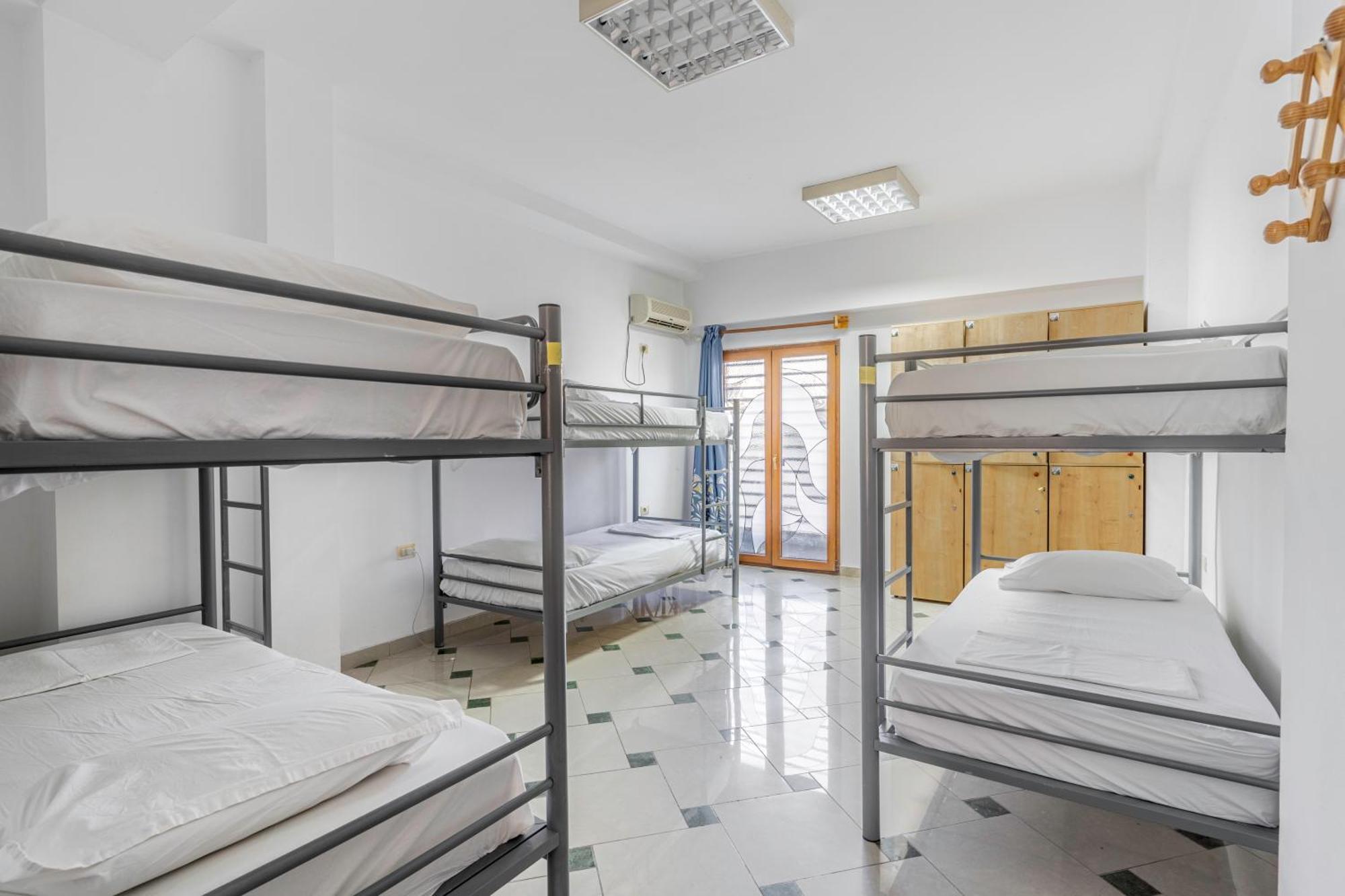 Hasta La Vista Albergue Sarandë