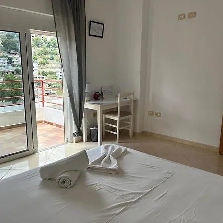 Hostel Hasta La Vista Sarande Exterior photo