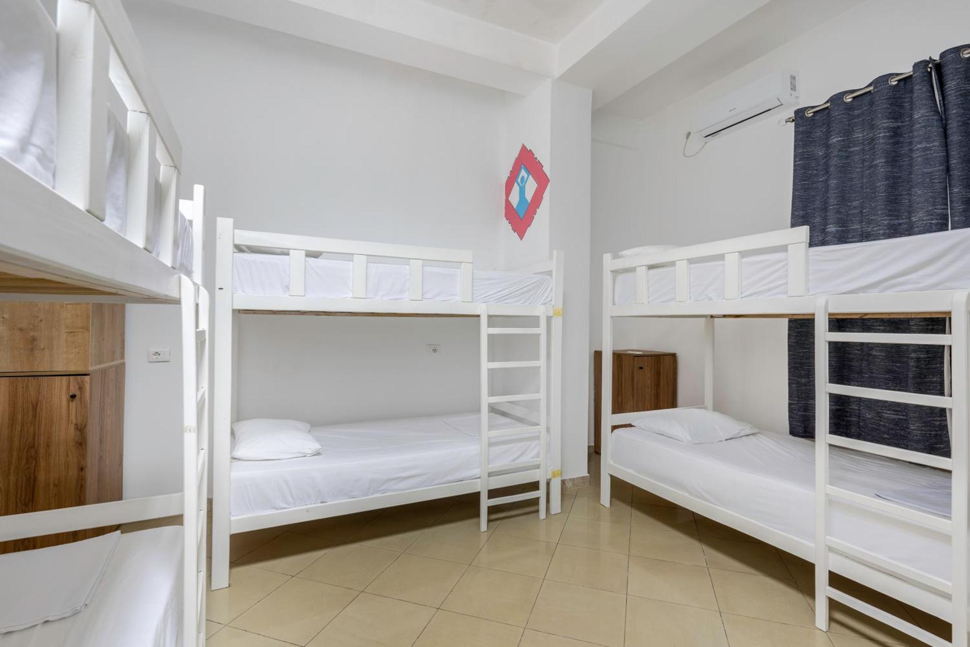 Hasta La Vista Hostel